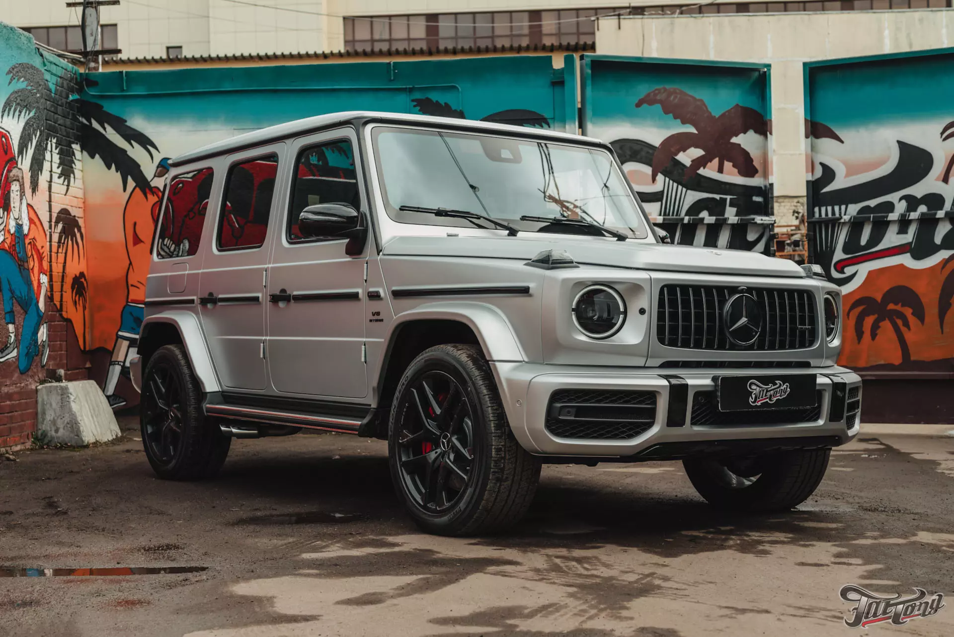 Mercedes G-class. Оклейка в матовый полиуретан. Защита оптики глянцевым полиуретаном. Шумоизоляция дверей. Установка доводчиков дверей